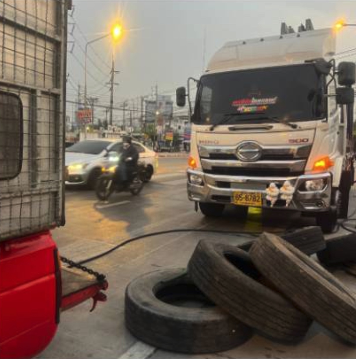 บริการปะยางฉุกเฉิน 24 ชั่วโมง พร้อมจำหน่ายยางใหม่และยางมือสองคุณภาพดี ราคาคุ้มค่า ครอบคลุมพื้นที่สมุทรปราการ ชลบุรี ปทุมธานี อยุธยา การันตีถึงไวใน 30  [..]