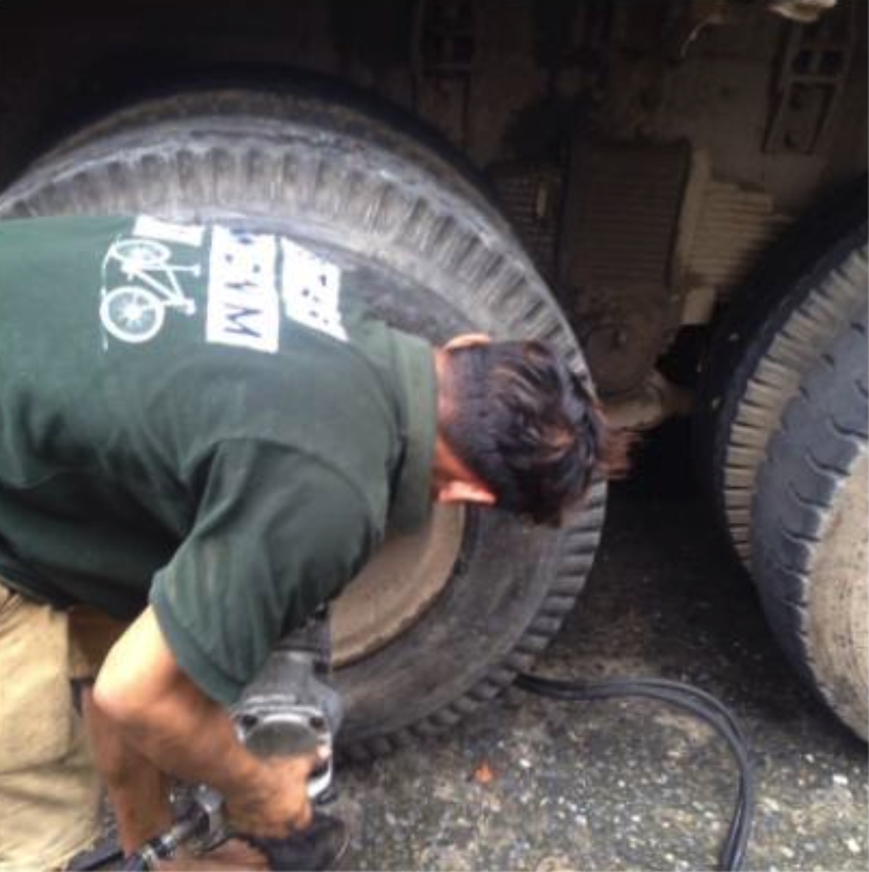 9 - https://อภิเดชการยาง.com | บริการปะยางฉุกเฉิน 24 ชั่วโมง พร้อมจำหน่ายยางใหม่และยางมือสองคุณภาพดี ราคาคุ้มค่า ครอบคลุมพื้นที่สมุทรปราการ ชลบุรี ปทุมธานี อยุธยา การันตีถึงไวใน 30 นาที เพื่อให้คุณมั่นใจทุกการเดินทาง